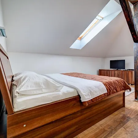 Duboko Hotel Ostruznica