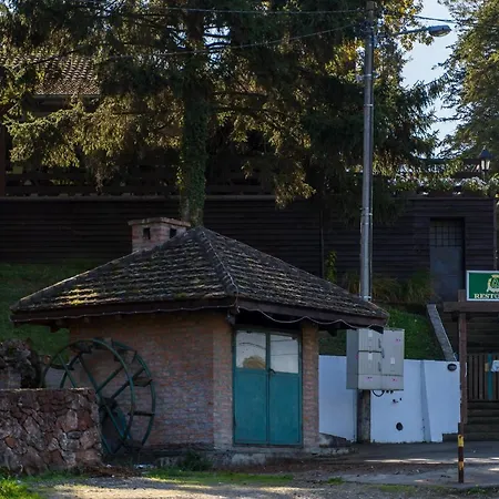 Duboko Hotel Ostruznica