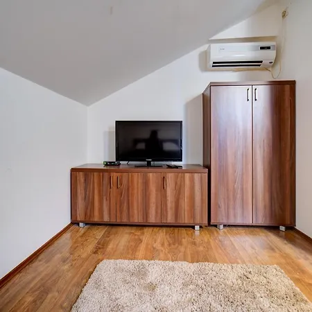 Duboko Hotel 3*